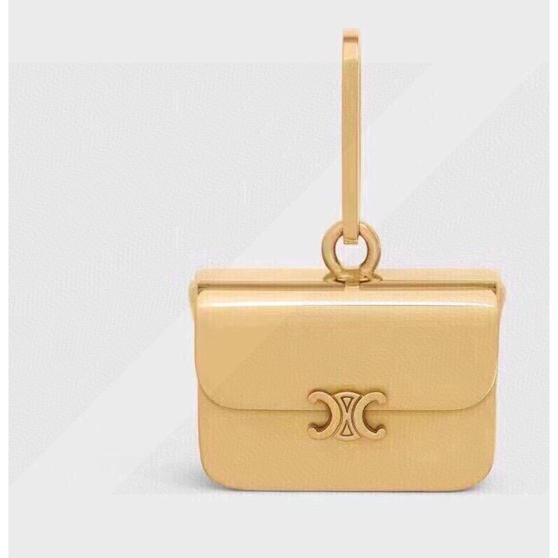 Ce**e necklaces